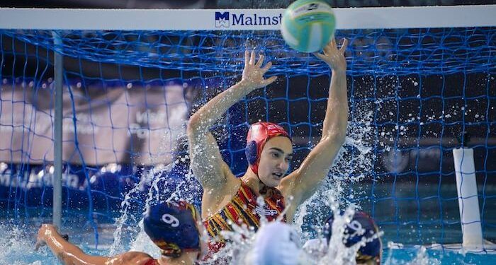 España cedió en el último parcial y cayó ante Hungría en el estreno del Europeo