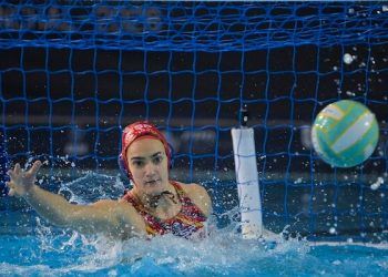 España cedió en el último parcial y cayó ante Hungría en el estreno del Europeo