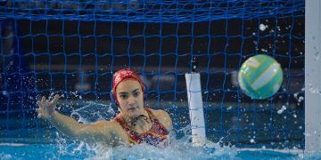 España cedió en el último parcial y cayó ante Hungría en el estreno del Europeo