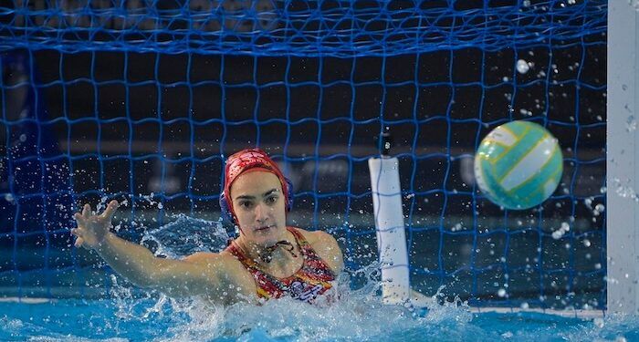 España cedió en el último parcial y cayó ante Hungría en el estreno del Europeo