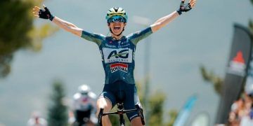 Mireia Benito completó su doblete en el campeonato de España