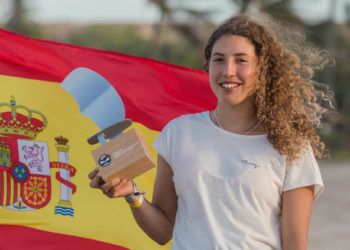 Nía Suardíaz se impuso en la última prueba de la Copa del Mundo de Wingfoil