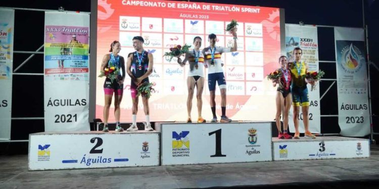 Noelia Juan, campeona de España de triatlón sprint en la primera jornada en Águilas