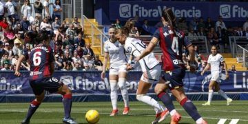 El Real Madrid se adjudicó un partido tosco ante el Levante