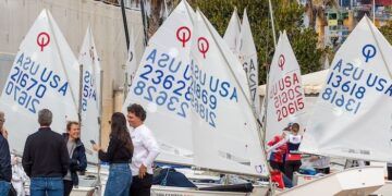 Cerca de 530 regatistas competirán en la Optiorange 2025 en aguas de Valencia