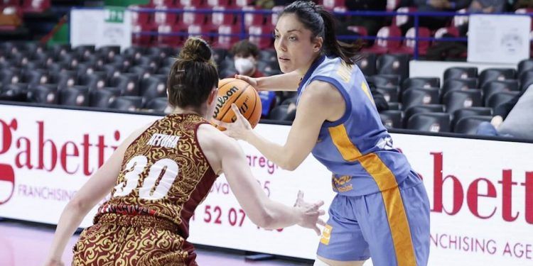 Victoria ajustada de Valencia Basket en Venecia
