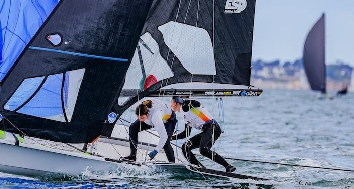 Paula Barceló y María Cantero entran en el podio provisional del Mundial de 49er FX
