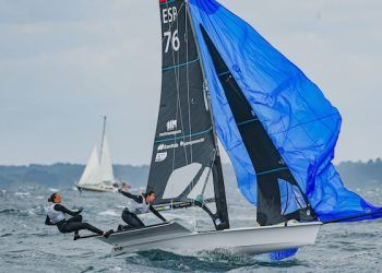España sobrevive al temporal y sigue en la lucha del grupo oro de 49er FX en el Mundial