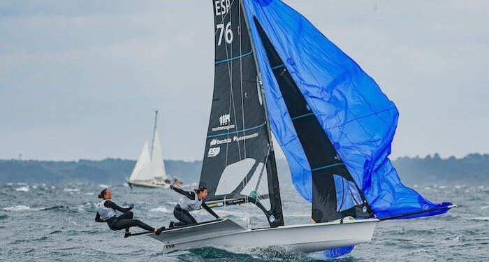 España sobrevive al temporal y sigue en la lucha del grupo oro de 49er FX en el Mundial