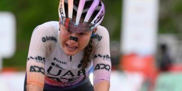 Anna van der Breggen y Paula Blasi pusieron el punto de emoción en Les Praeres en La Vuelta