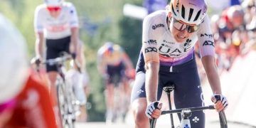 Vollering impuso su poderío en el Muro de Huy y Paula Blasi fue tercera en un podio histórico