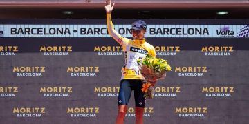 Paula Blasi resolvió su triunfo en la Volta con Marianne Vos ganando la última etapa al esprint