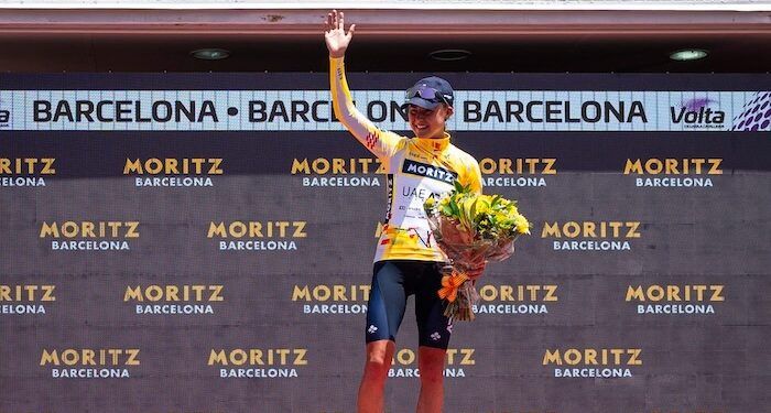 Paula Blasi resolvió su triunfo en la Volta con Marianne Vos ganando la última etapa al esprint