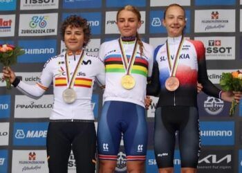 Paula Ostiz se proclamó subcampeona del Mundo junior en la prueba en línea