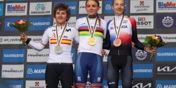 Paula Ostiz se proclamó subcampeona del Mundo junior en la prueba en línea