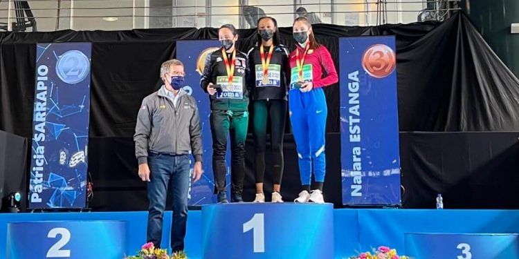 Sevilla, Pérez, Peleteiro, Bueno, Martín y Errandonea, campeonas de España