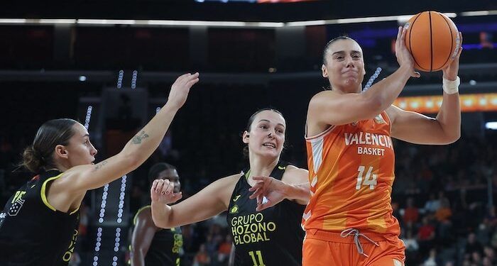 Valencia Basket forjó en la segunda parte su victoria ante Hozono Global Jairis