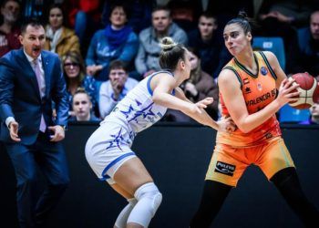La defensa coral y la anotación, claves del triunfo de Valencia Basket ante KSC Szekszárd