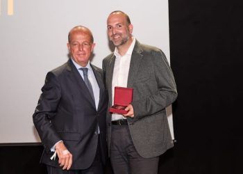 Hockey España reconoce con la medalla de bronce a Raúl Cosín, director de Visibilitas.com