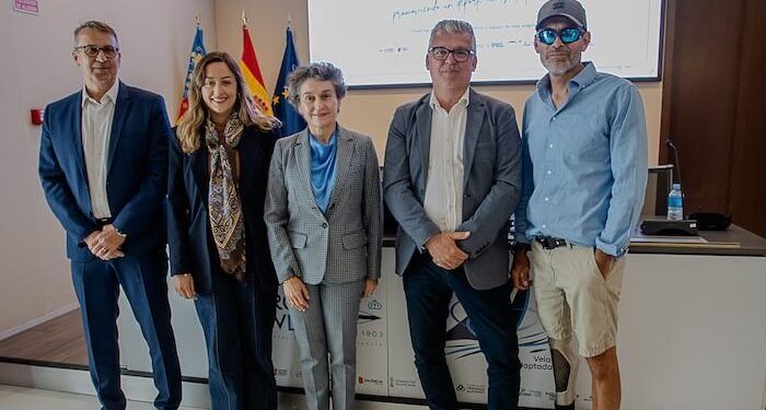 El Real Club Náutico de Valencia acerca el mar a todos con su proyecto de vela adaptada