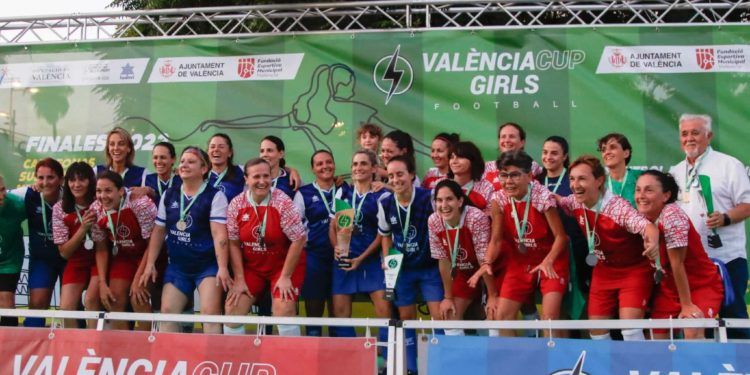 Un homenaje muy especial a referentes del fútbol femenino en la València Cup Girls