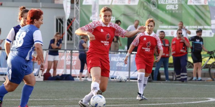 Un homenaje muy especial a referentes del fútbol femenino en la València Cup Girls