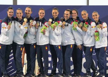 Oro en rutina libre para el equipo de natación artística en Cracovia 2023