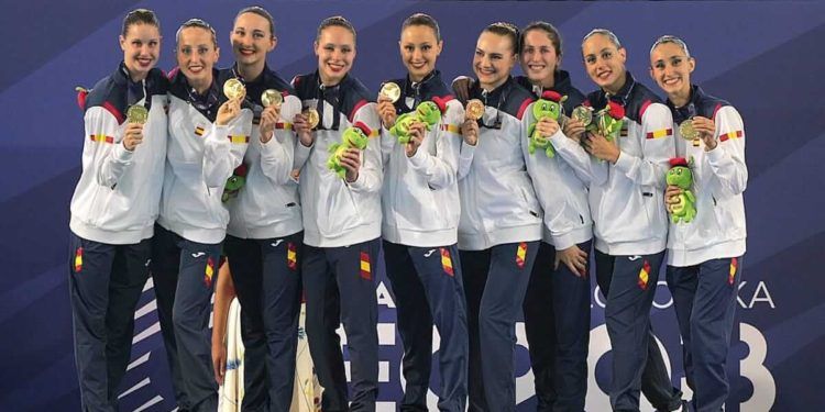 Oro en rutina libre para el equipo de natación artística en Cracovia 2023