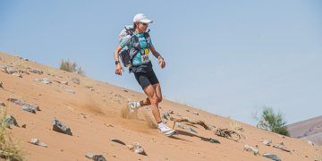 Anna Comet afianza su liderato en el Marathon des Sables 2022