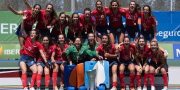 La ‘Complu’ conquista su tercera liga de hockey hierba