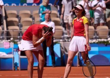Sara Sorribes y Cristina Bucsa, con un juego mayúsculo, logran el bronce olímpico en París