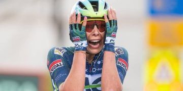 Shari Bossuyt se impuso al esprint a Franziska Koch, nueva líder de La Vuelta