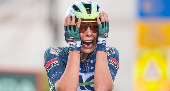 Shari Bossuyt se impuso al esprint a Franziska Koch, nueva líder de La Vuelta