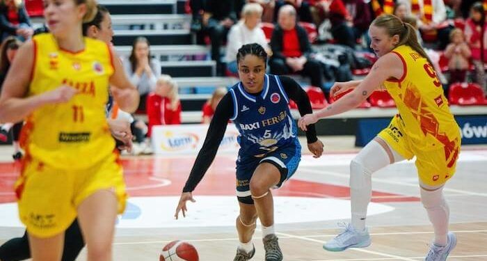 El Baxi Ferrol se impuso al Sleza Wroclaw en Polonia y alzó el vuelo en la Eurocopa