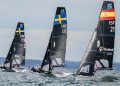 Patricia Suárez y Melania Henke arrancaron líderes el Mundial de 49er FX