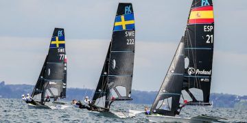 Patricia Suárez y Melania Henke arrancaron líderes el Mundial de 49er FX