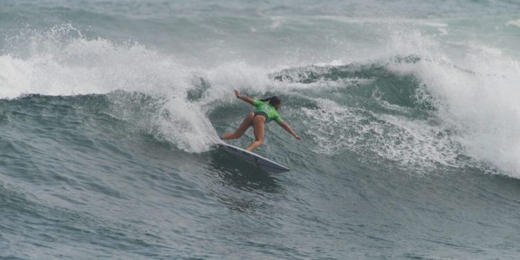 Ariane Ochoa y Nadia Erostarbe avanzan en sus respectivas rondas de repesca en el Mundial de El Salvador