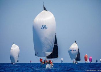 El TabarcaVela Diputación de Alicante más multitudinario arranca en la capital de la Costa Blanca