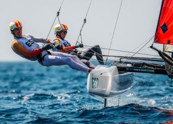 La falta de viento desluce la jornada de regatas en Marsella