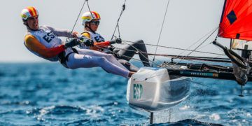 La falta de viento desluce la jornada de regatas en Marsella