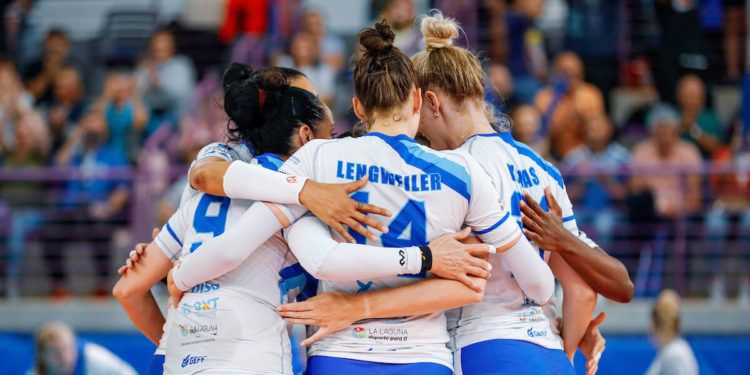 Dos Hermanas y CV Tenerife aprovecharon el factor cancha en el arranque de semifinales de Superliga