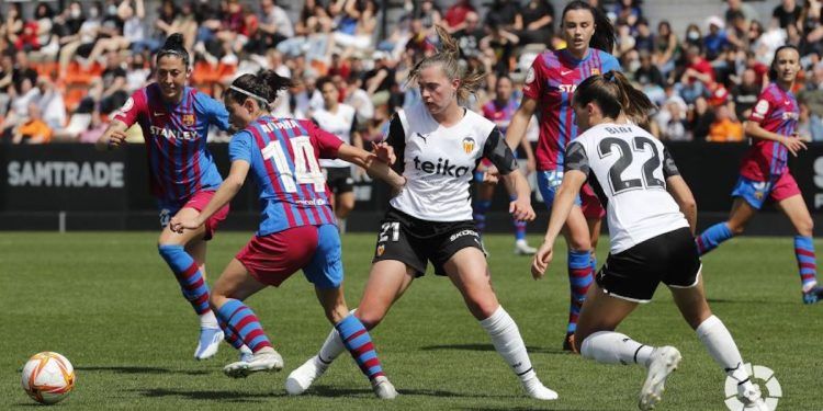 Aitana y Mapi León resuelven el triunfo ante un buen Valencia