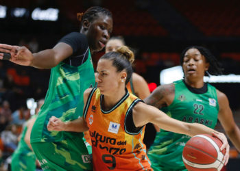 Valencia Basket resbala ante un consistente Araski