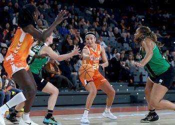 Valencia Basket construyó un triunfo coral ante Joventut Badalona en la LF Endesa