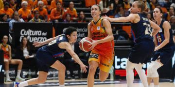 La Fonteta gaudeix amb un triomf coral de rècord de València Basket davant el Barça