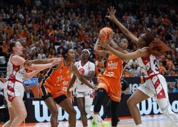 Valencia Basket se impuso a Zaragoza en un notabilísimo primer partido de la final