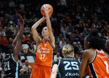 Valencia Basket construyó un triunfo coral ante IDK Euskotren
