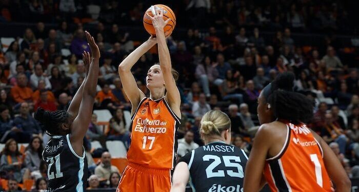 Valencia Basket construyó un triunfo coral ante IDK Euskotren