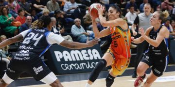 Victoria davant IDK en el retorn de Ouviña i l’homenatge a Anna Gómez