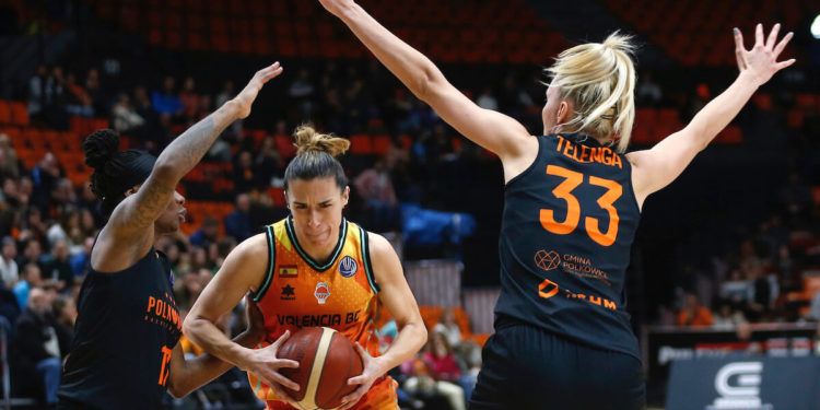 Valencia Basket sella el billete para los playoffs de Euroliga con Queralt Casas liderando